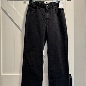 NWT - Women's Abercrombie 90's Relaxed Jeans High Rise  - Size 28s